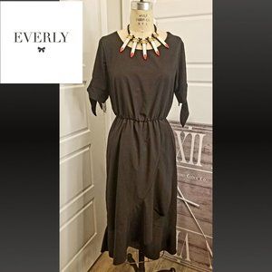 EVERLY - Perfect Midi Little Black Dress - Medium